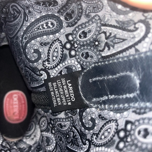 LAREDO WOMEN'S CHIC WESTERN BOOTS - BROAD SQUARE TOE BLUE WESTERN BOOTS - Picture 4 of 6